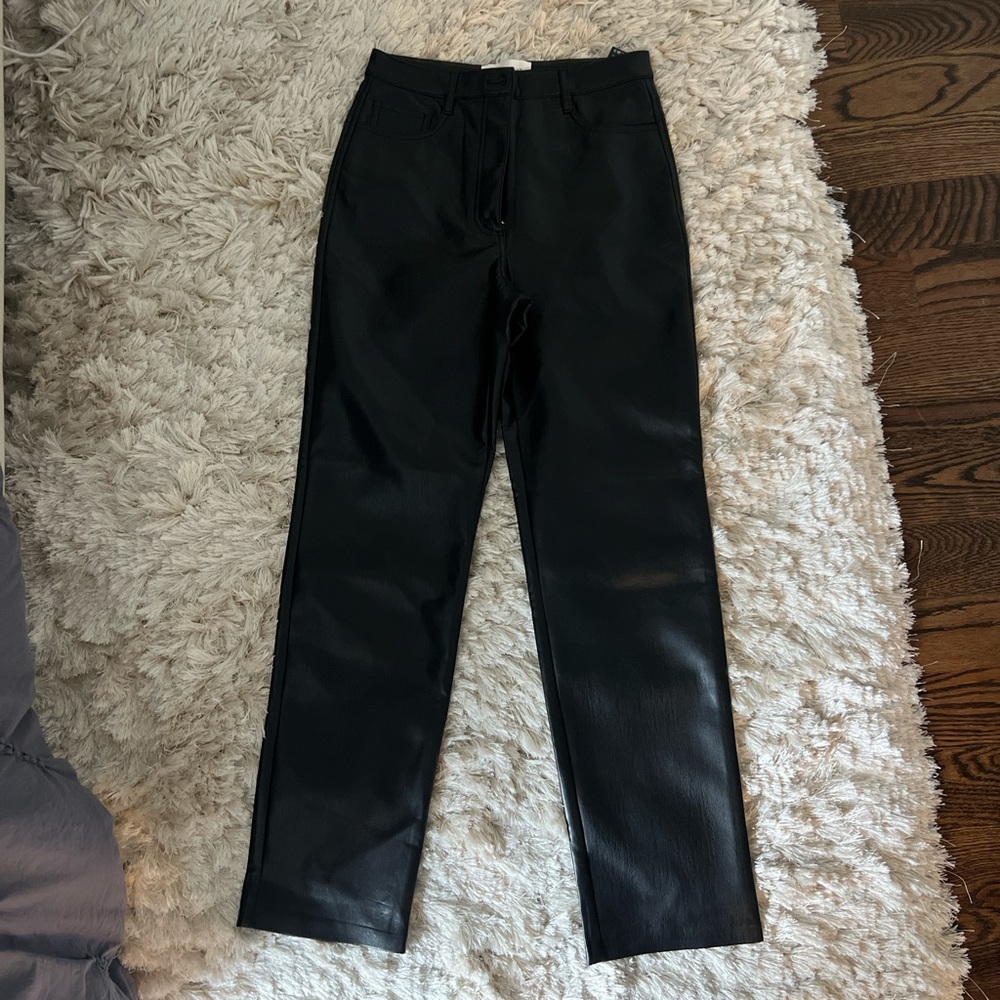 Aritzia The Melinda Leather pants. Perfect condition.